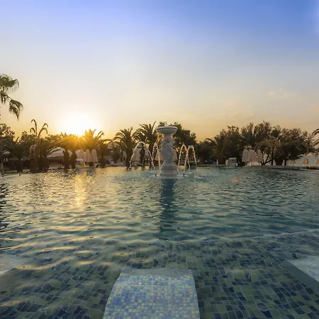 Samara Bodrum Ultra 度假村 托尔巴